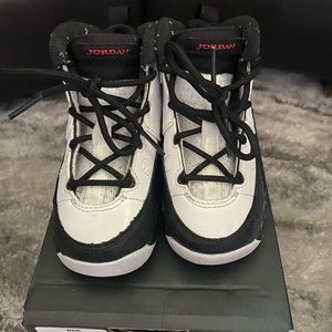 Toddler Jordan’s boys/girls retro 5